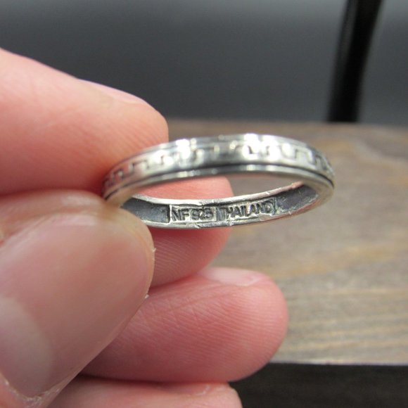 Size 7 Sterling Silver Southern Pattern Band Ring - Picture 4 of 7